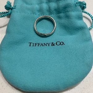 Tiffany & Co. Elsa Peretti® Curved Band Ring US 7